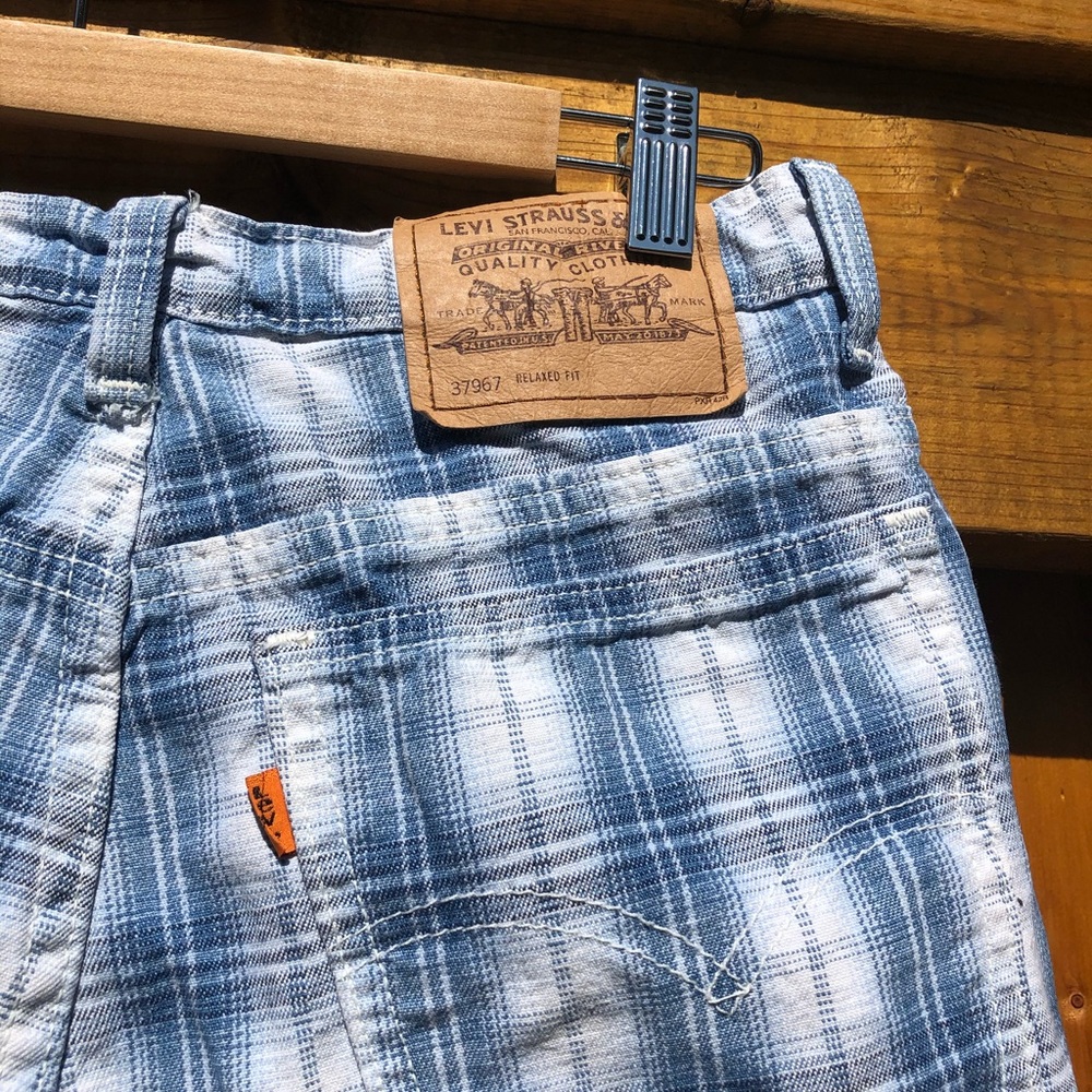 Vintage Levi’s plaid highwaisted shorts